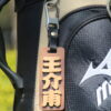 GOODSHOT NAMETAGMIX 實木名牌中英合併版